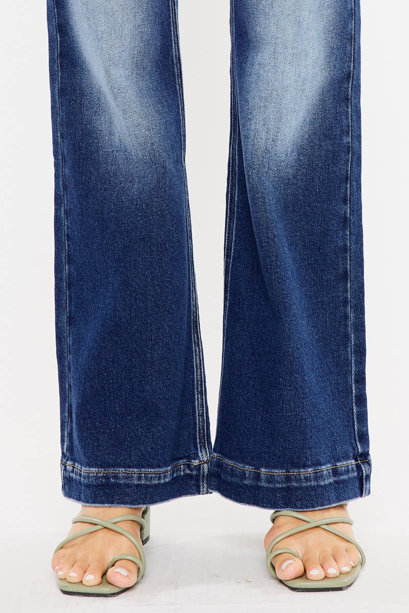 High Rise Holly Flare Jeans - Medium Wash - Jeans