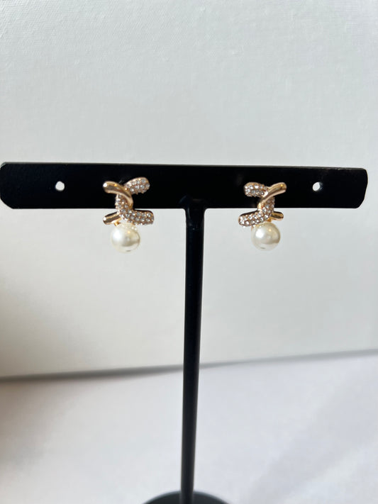 Elegant Pearl & Crystal Drop Earrings - Timeless Sophistication