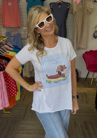 Capri Chic: Italian-Made Dachshund Luxe Graphic Tee