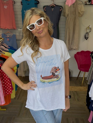 Capri Chic: Italian-Made Dachshund Luxe Graphic Tee