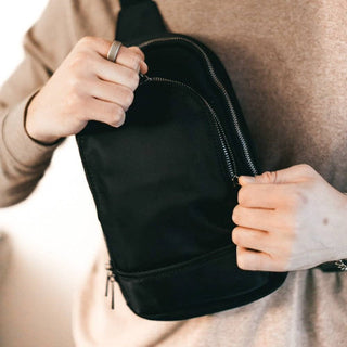 L'uomo RFID-Blocking Crossbody Sling Bag
